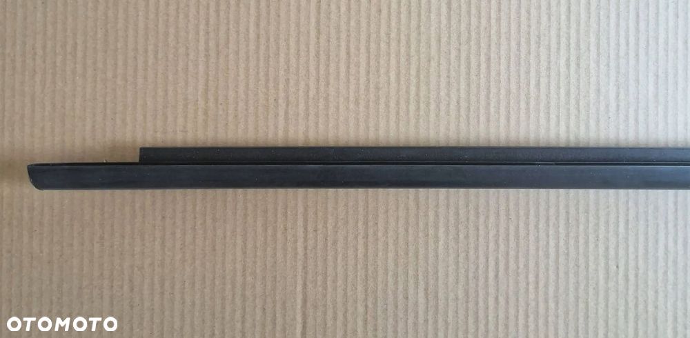 LISTWA ZGARNIAJĄCA DRZWI PRAWY TYŁ FORD MONDEO 2014- ORYGINAŁ - 2