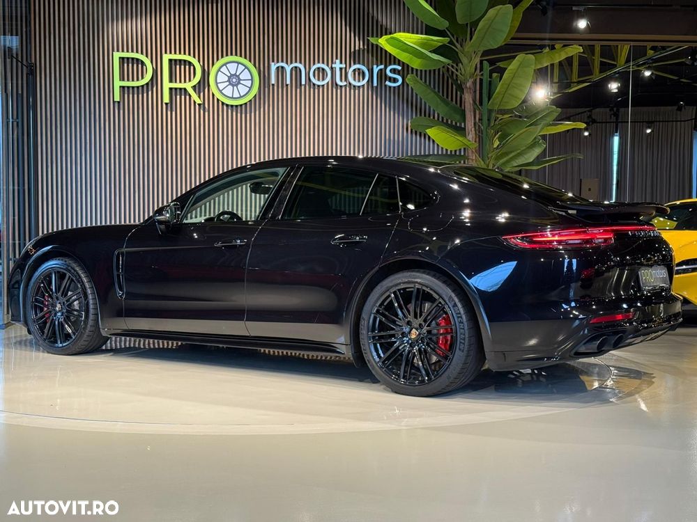 Porsche Panamera - 12