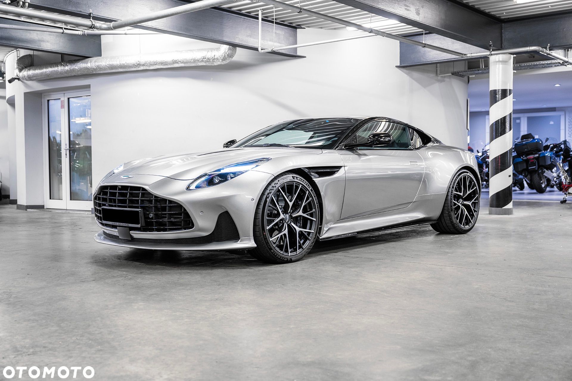 Aston Martin Inny - 1