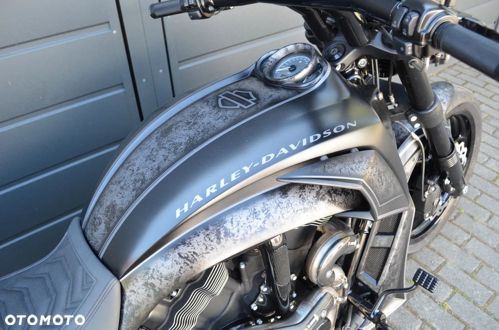 Harley-Davidson V-Rod Night Rod - 16