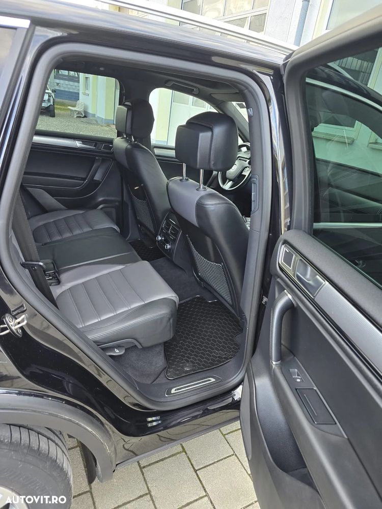Volkswagen Touareg - 12