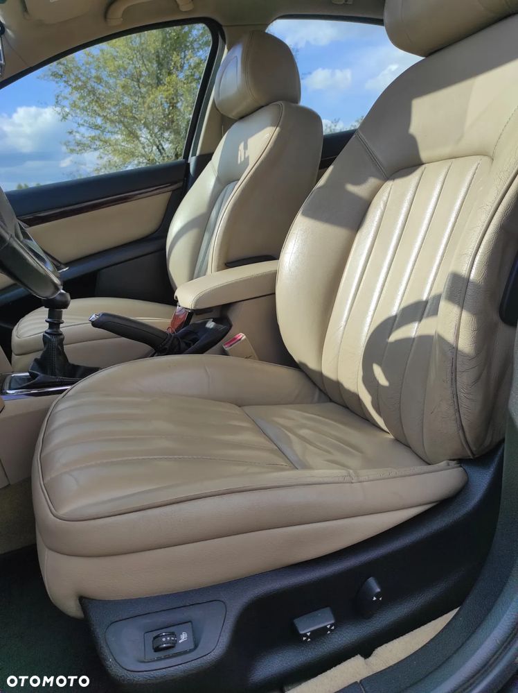 Peugeot 407 2.0 HDI Premium - 14