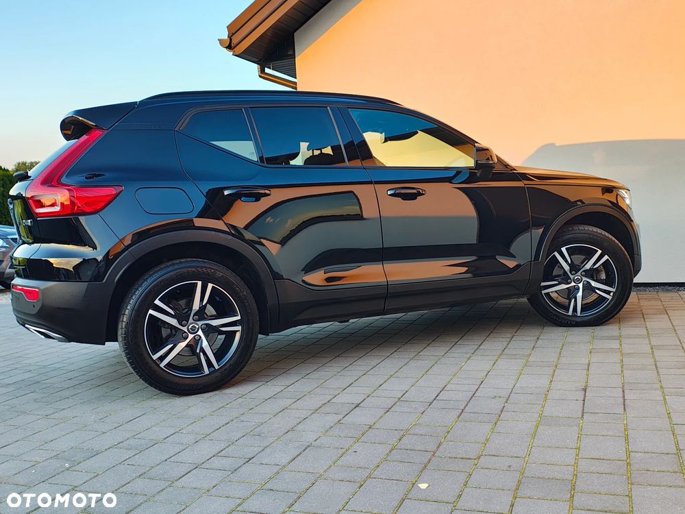 Volvo XC 40 D4 AWD Geartronic R-Design - 24