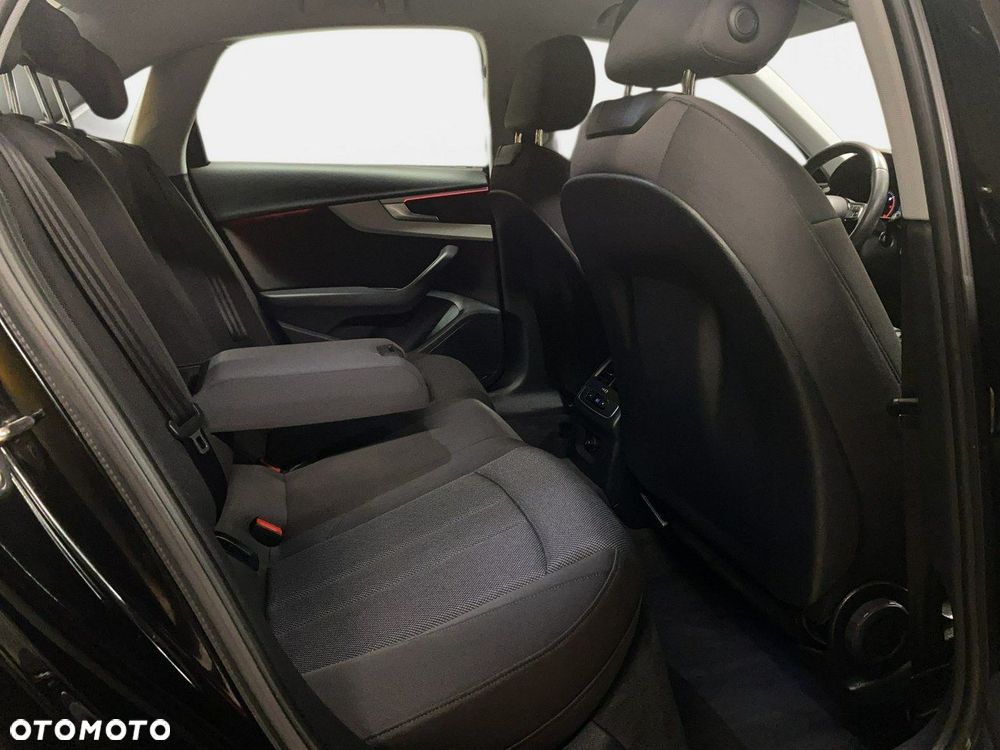 Audi A4 Limousine - 16