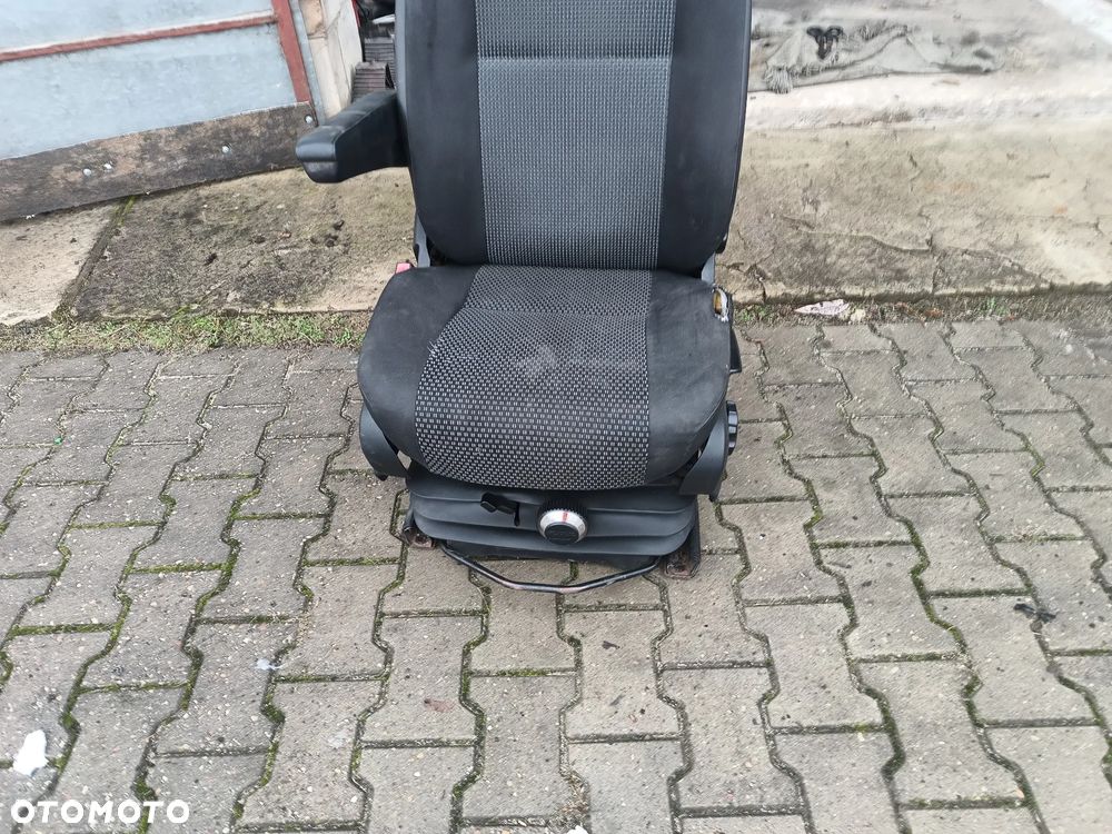Fotel kierowcy pompowany zwykły podwójny sprinter 906 crafter Mercedes - 6
