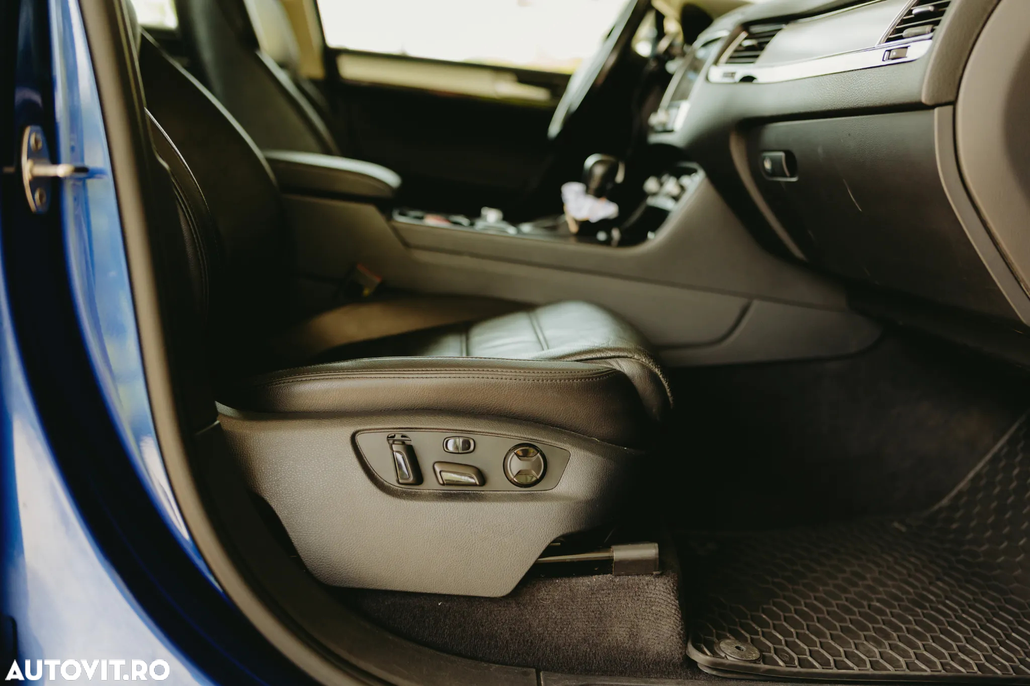 Volkswagen Touareg 3.0 V6 TDI BMT - 12