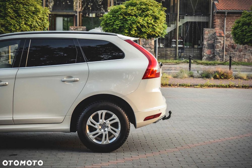 Volvo XC 60 2.4D AWD Momentum - 12
