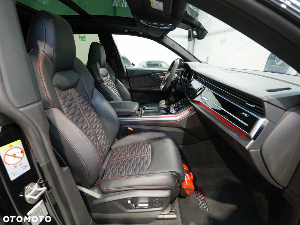 Audi RS Q8 - 22