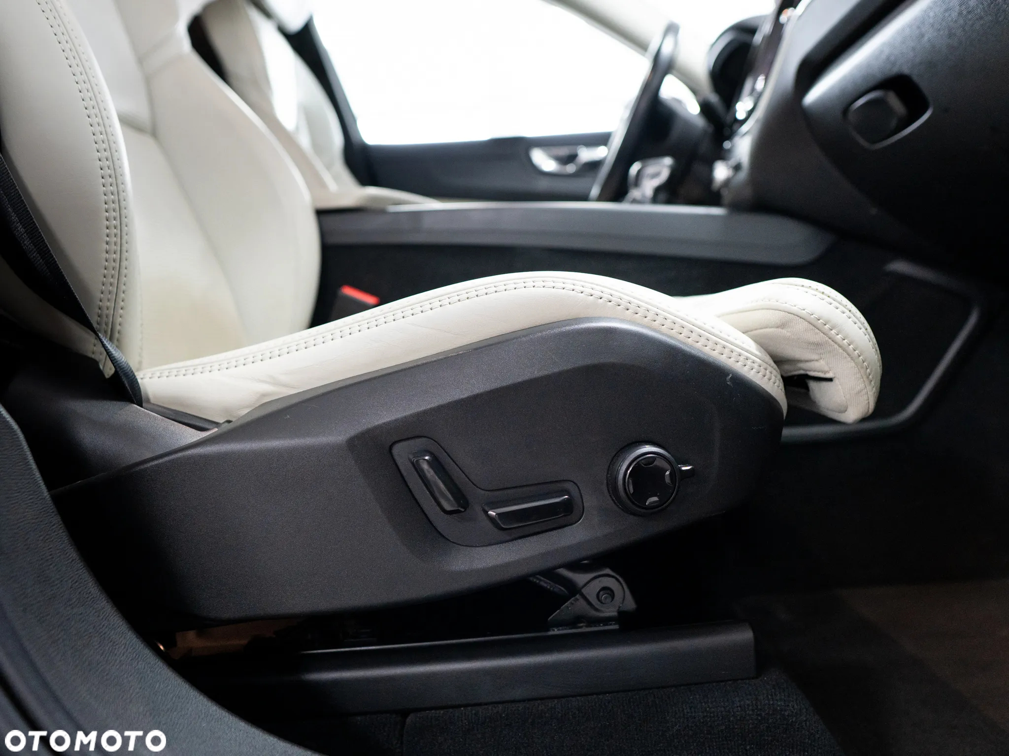 Volvo XC 60 T5 AWD Inscription - 27