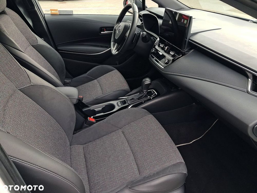 Toyota Corolla - 10