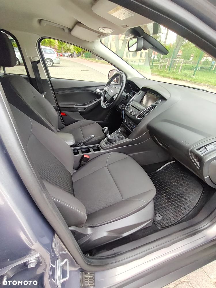 Ford Focus - 12