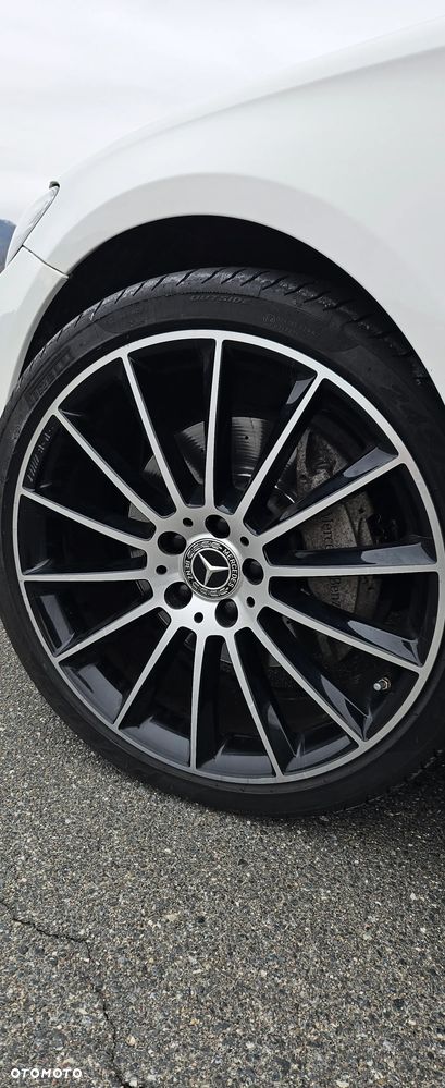 Mercedes-Benz Klasa E 220 d 4Matic 9G-TRONIC AMG Line - 35