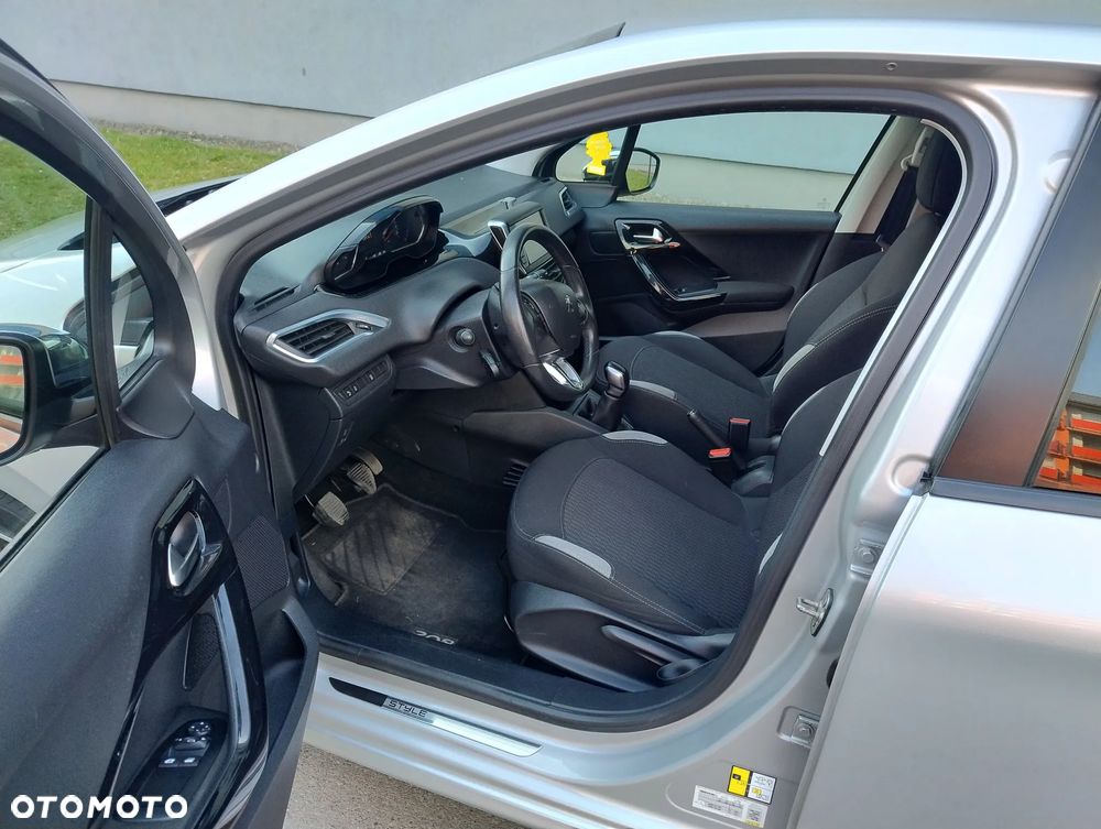 Peugeot 208 1.2 PureTech Allure - 7