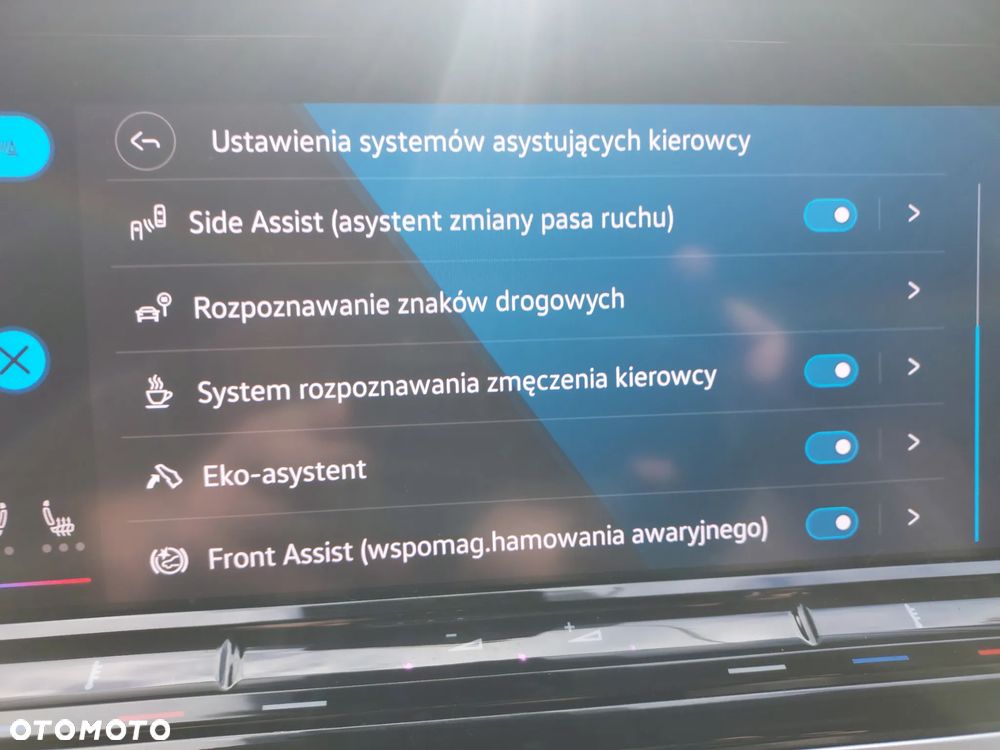 Volkswagen Multivan 2.0 TDI L2 Family DSG - 32