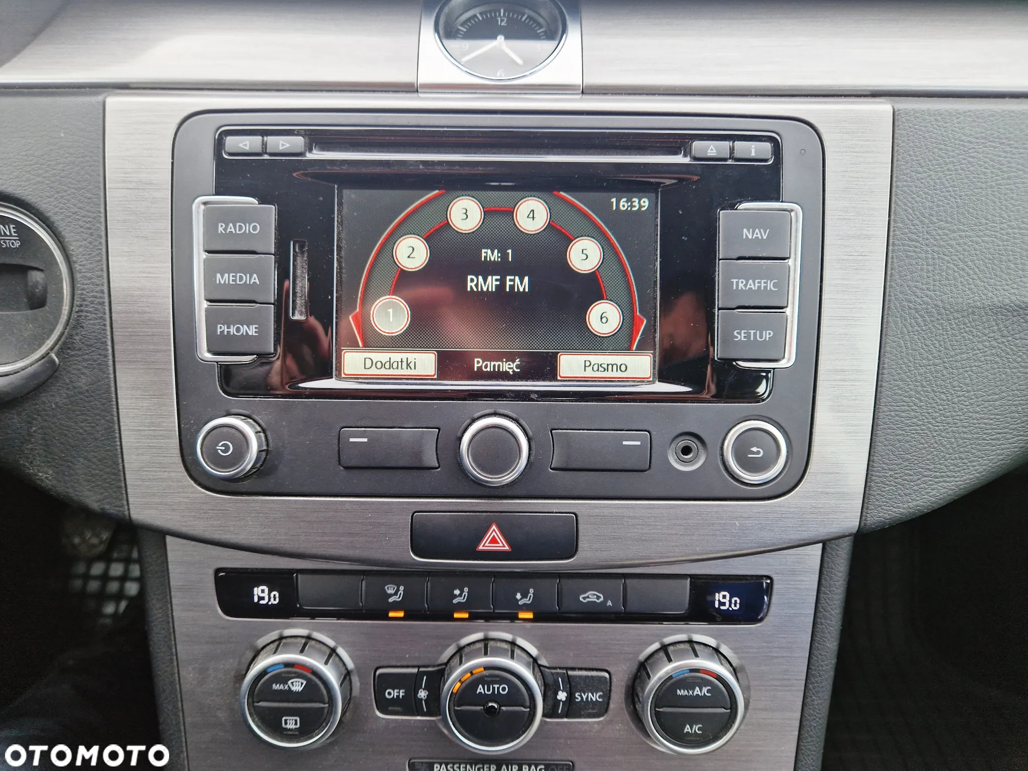 Volkswagen Passat 2.0 TDI Highline - 13