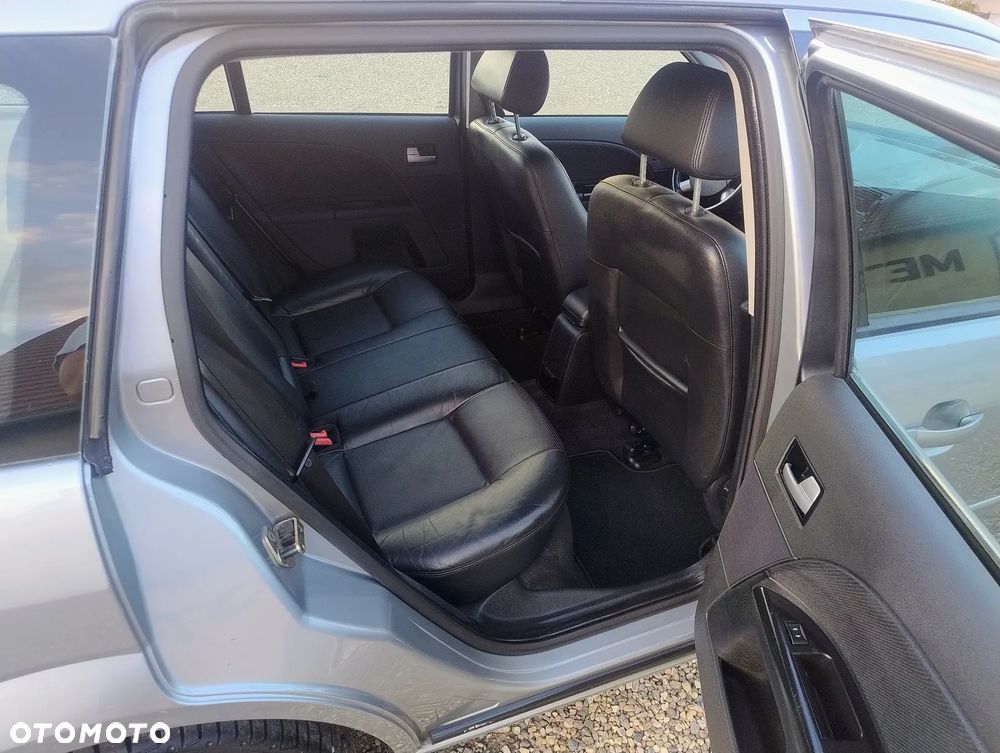 Ford Mondeo 2.0 Ghia - 11
