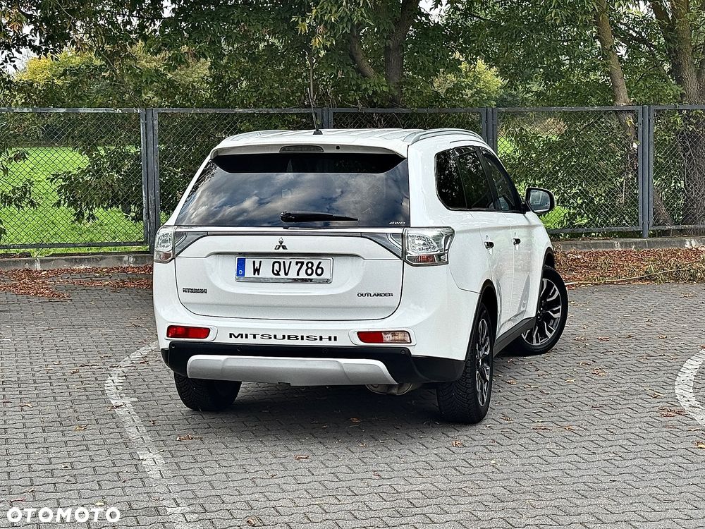 Mitsubishi Outlander 2.2 DI-D 4WD Automatik Top - 13