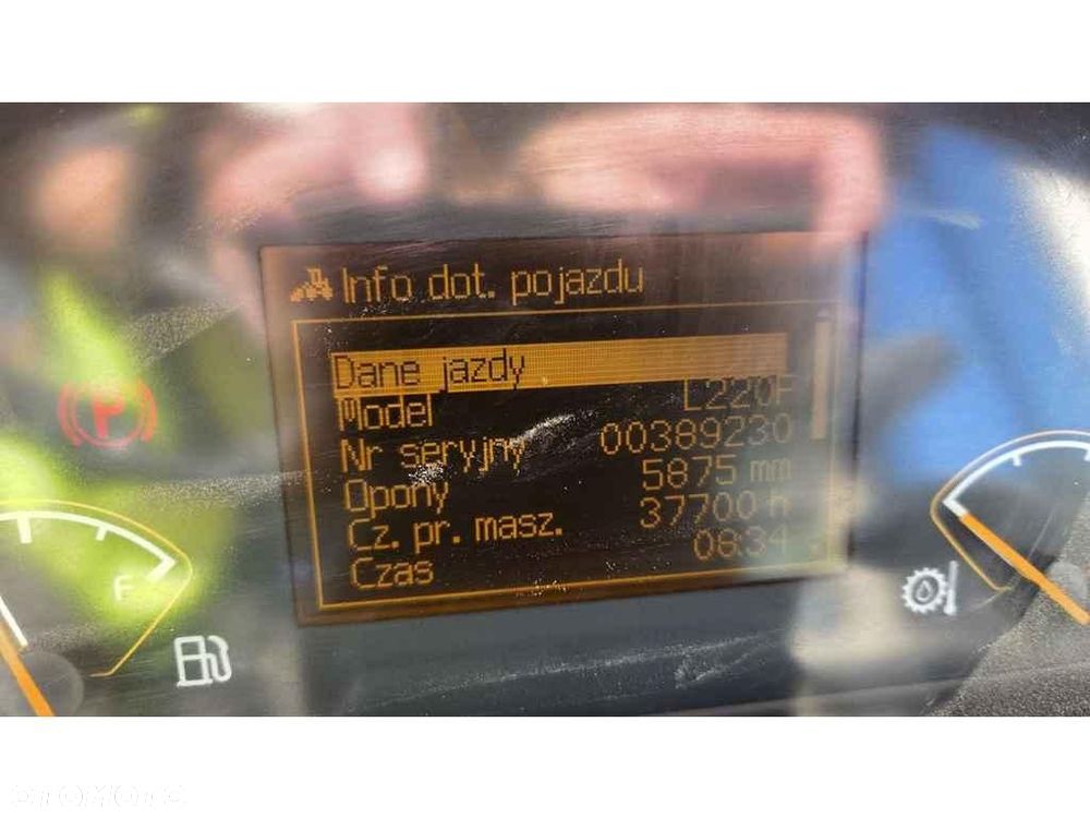 Volvo L220 - 10