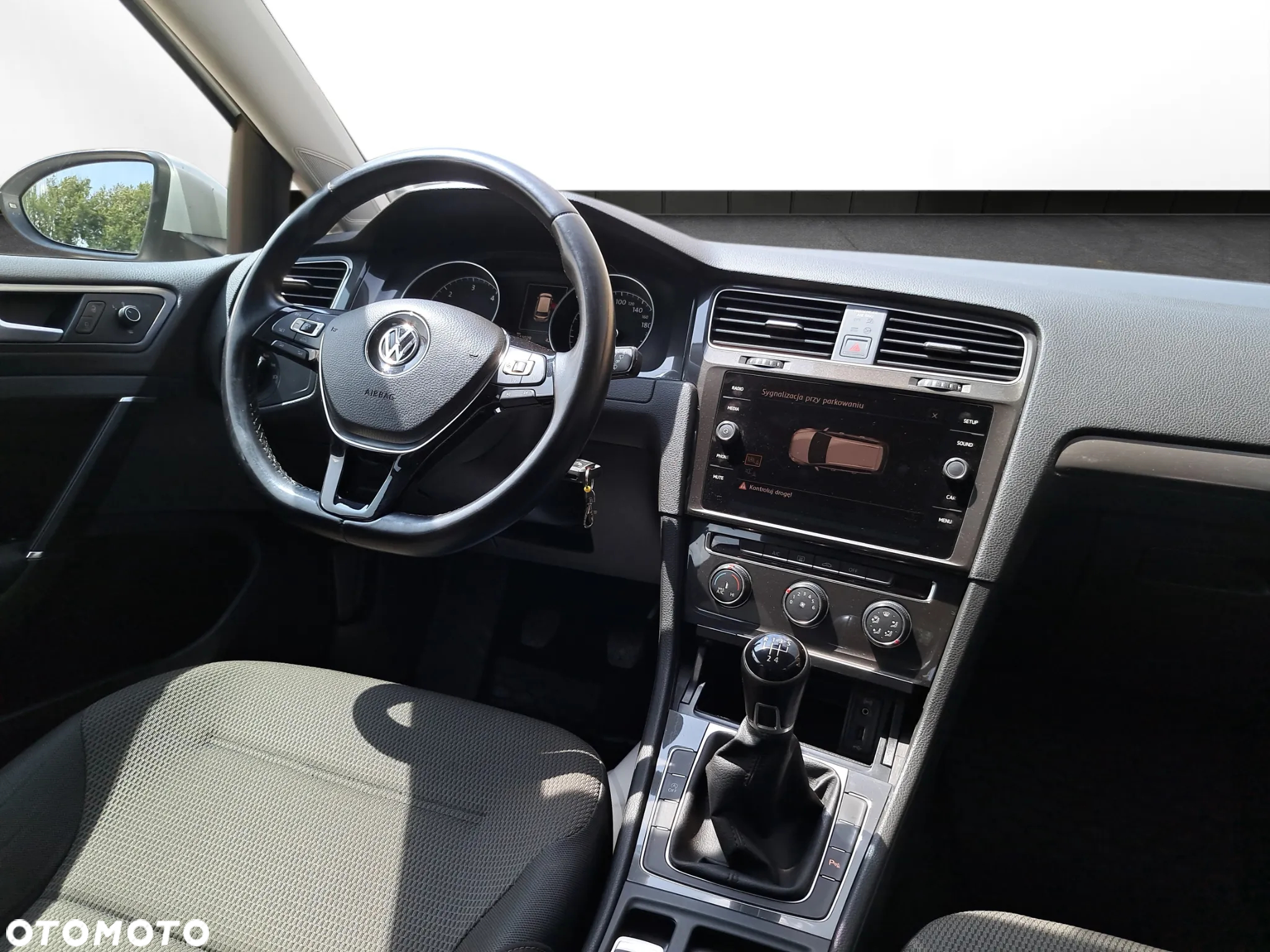 Volkswagen Golf VII 1.6 TDI BMT Comfortline - 12