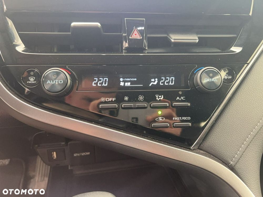 Toyota Camry - 21