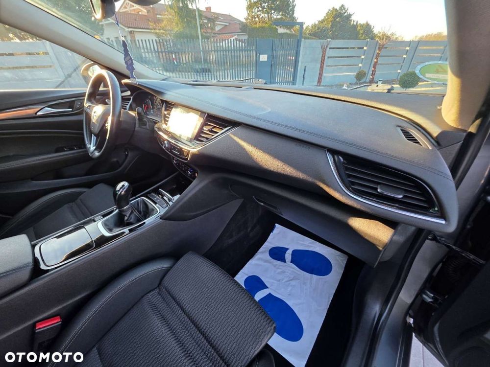 Opel Insignia - 25