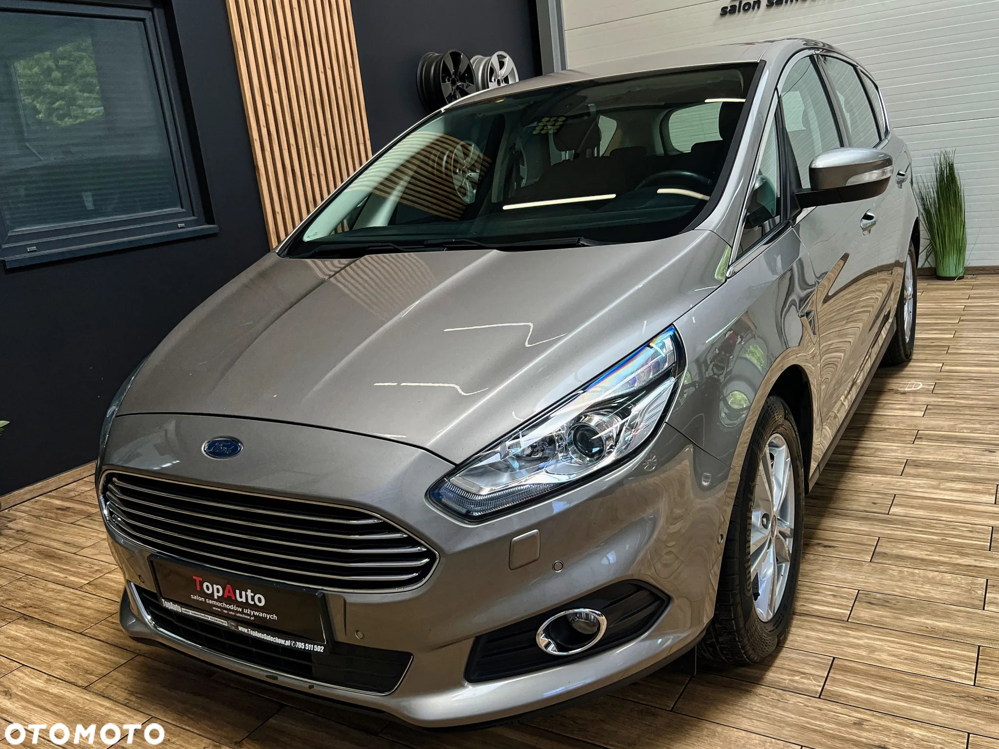 Ford S-Max - 13
