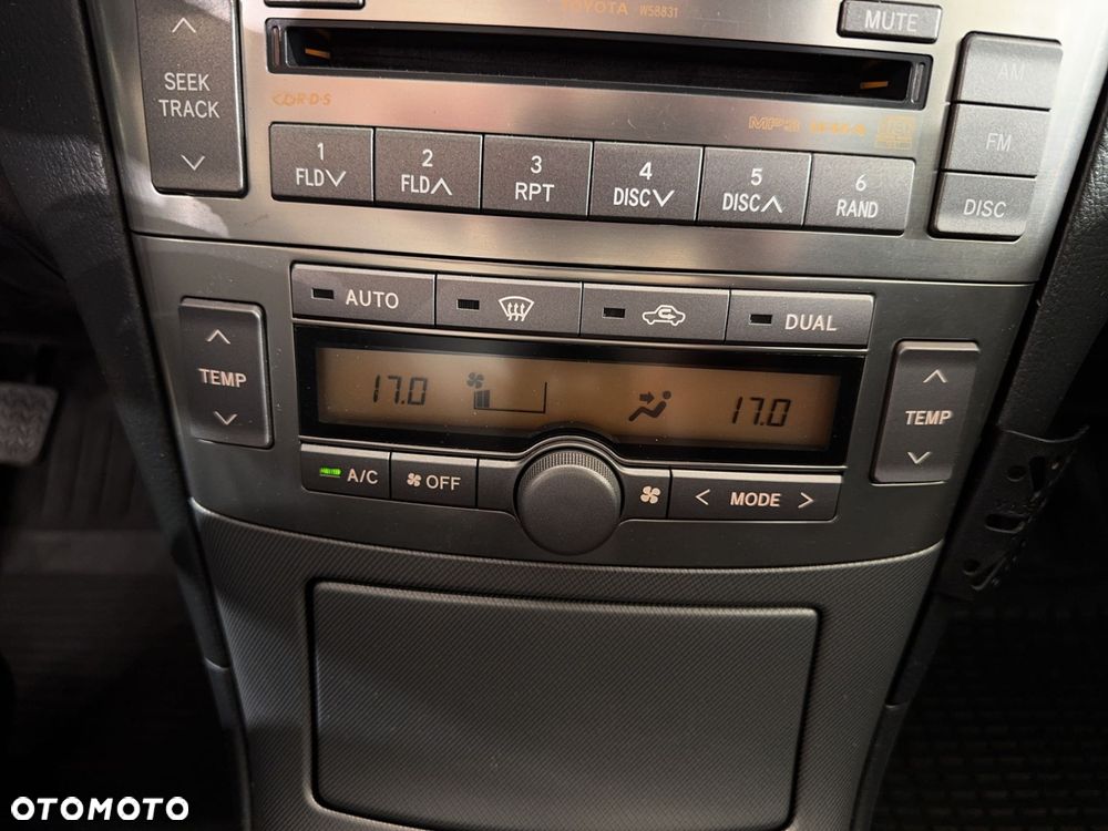 Toyota Avensis - 22