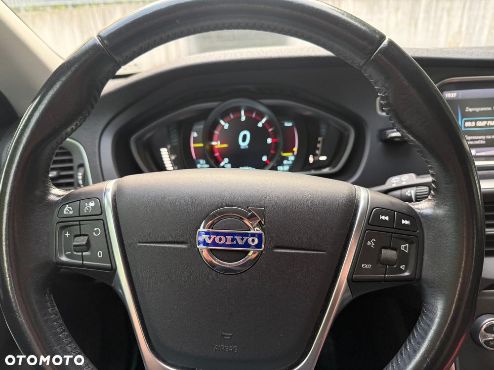 Volvo V40 D2 Momentum - 23