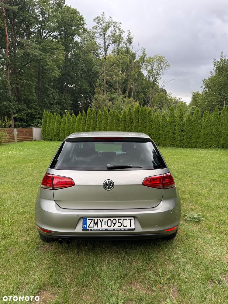 Volkswagen Golf - 5
