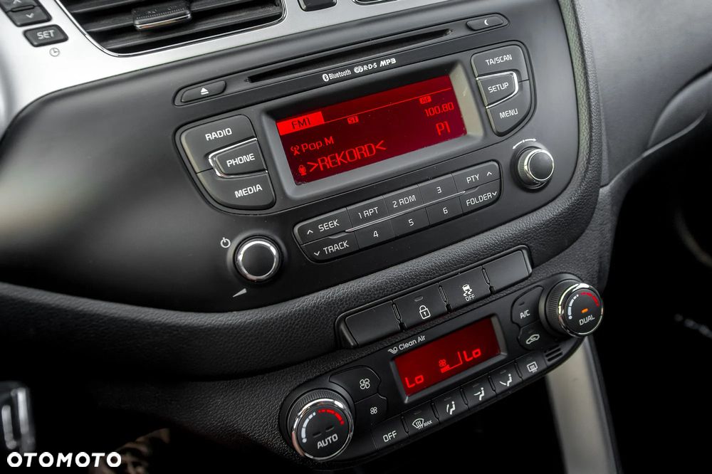 Kia Ceed 1.6 CRDi 128 Dream Team Edition - 26
