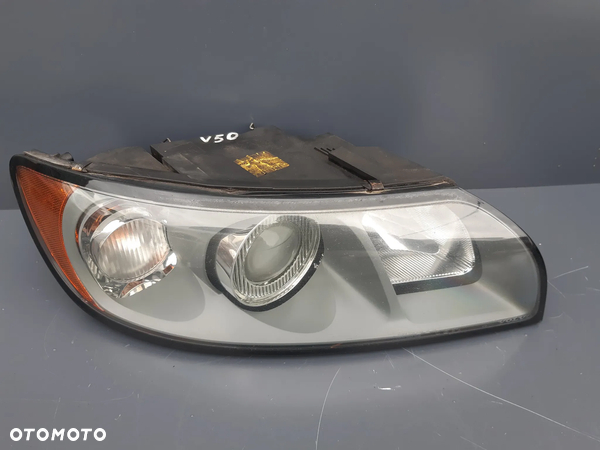 Lampa Przednia Prawa Volvo V50 S40 II 30698886