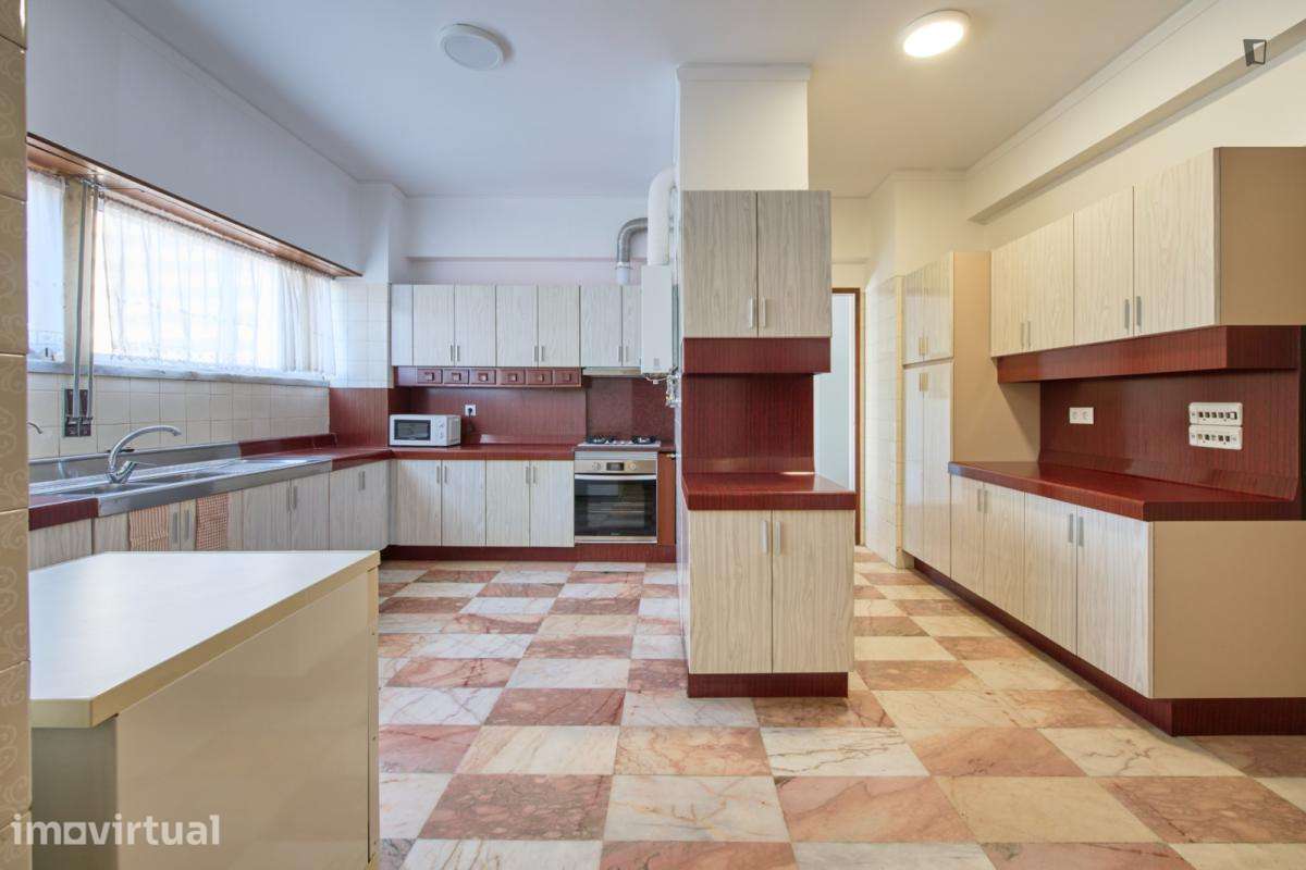 Quarto - localizado em Alvalade Lisbon - Grande imagem: 3/60
