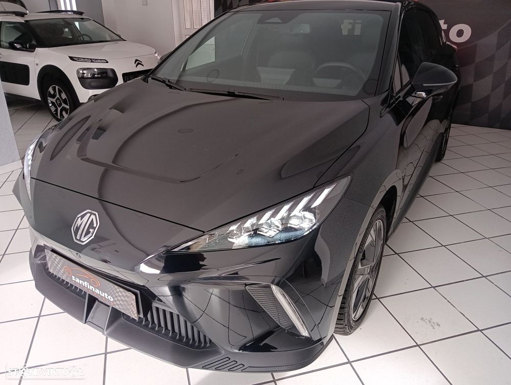 MG MG4 64 kWh Luxury - 1