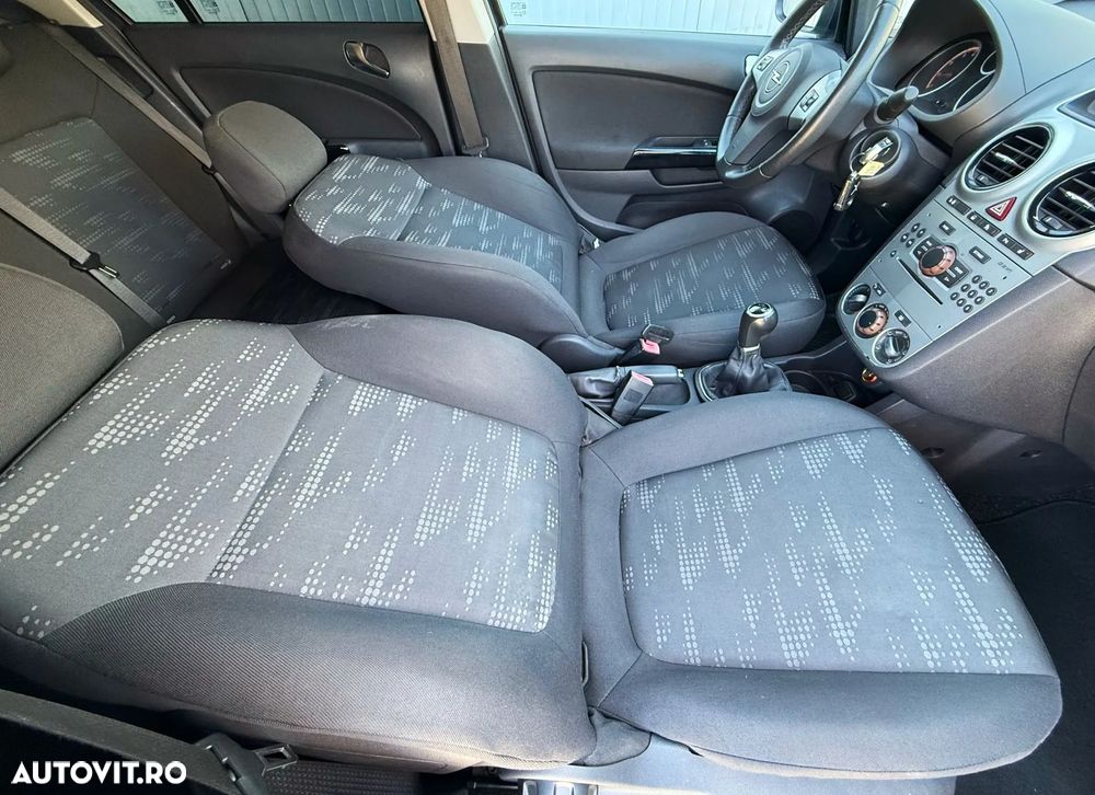 Opel Corsa 1.4 16V 150 Jahre - 17
