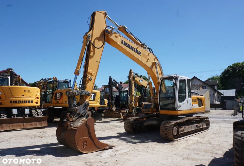 Liebherr R 906 - 1
