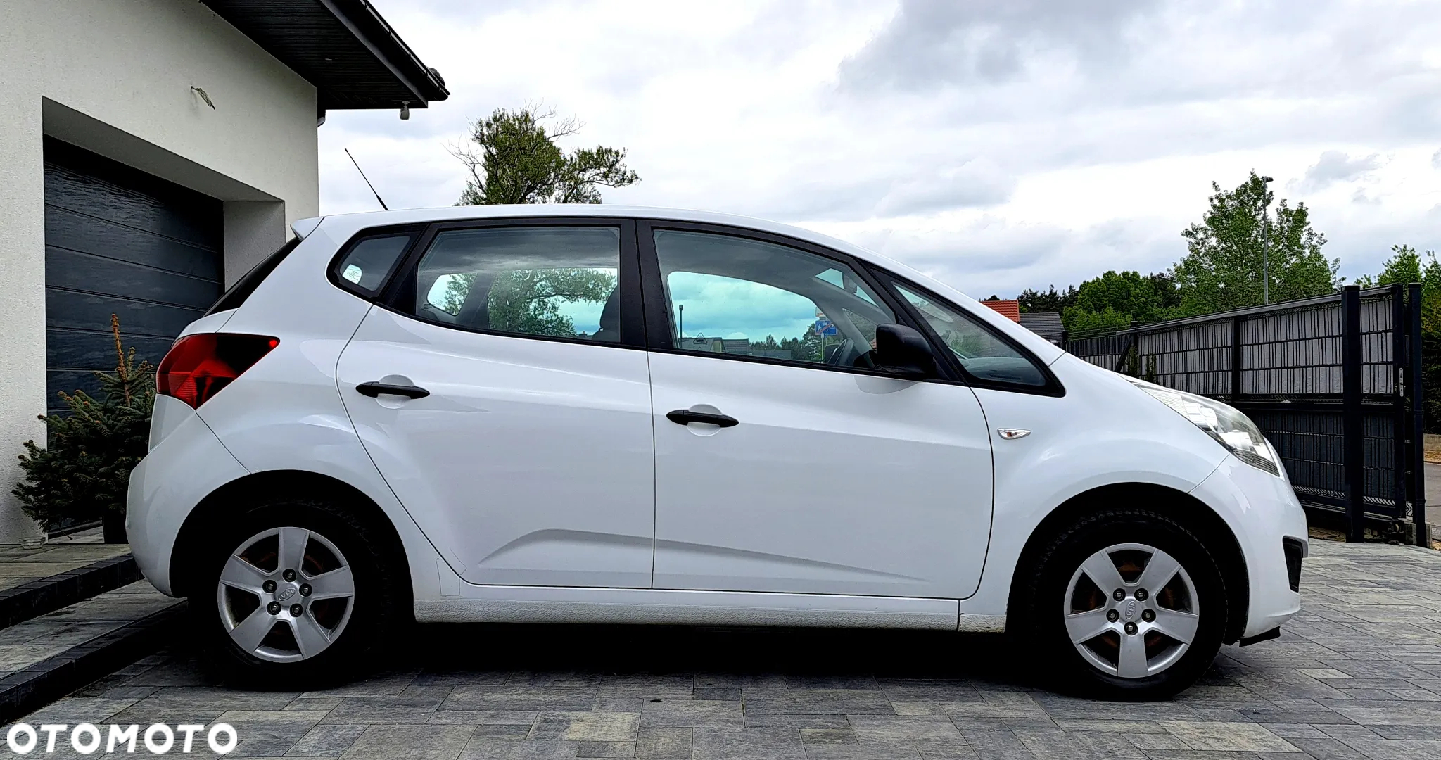 Kia Venga - 11
