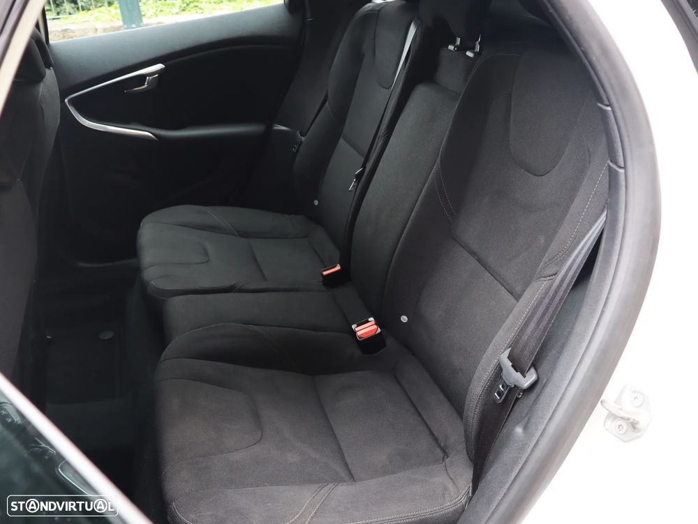 Volvo V40 D2 Kinetic - 31