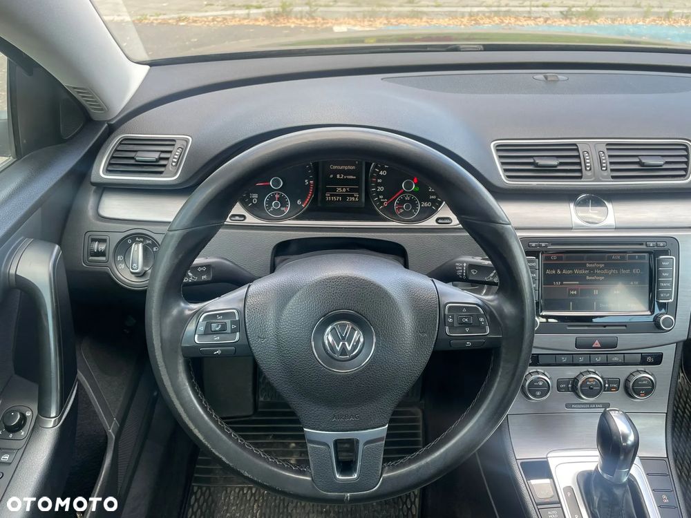 Volkswagen Passat 2.0 TDI Comfortline DSG - 11