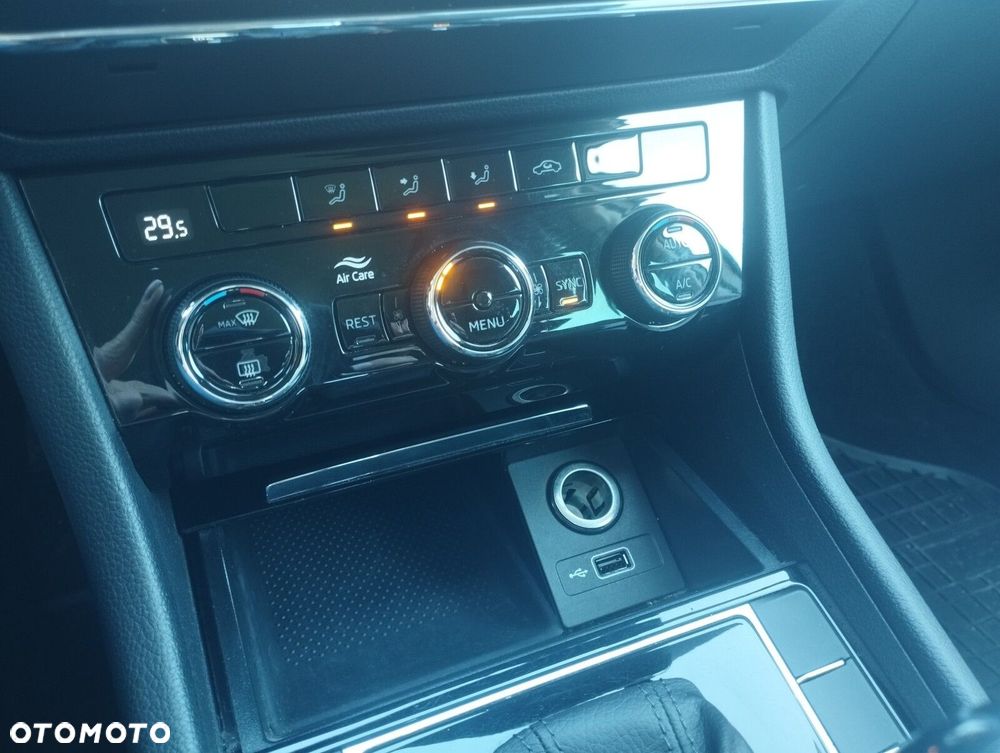 Skoda Superb 2.0 TDI SCR Style DSG - 21