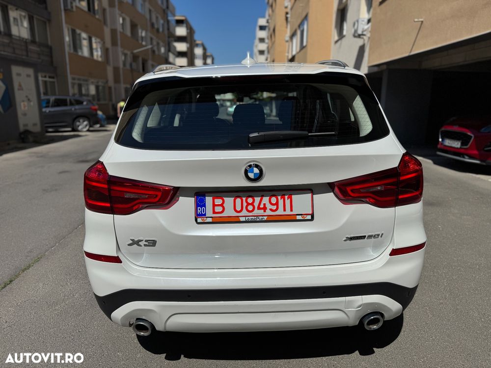 BMW X3 xDrive20i AT Advantage - 5