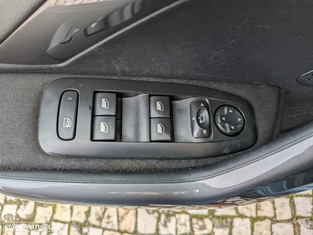 Peugeot 2008 1.2 PureTech Style - 6