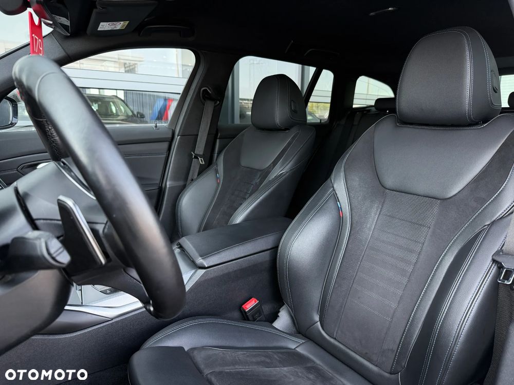 BMW Seria 3 320d M Sport - 26