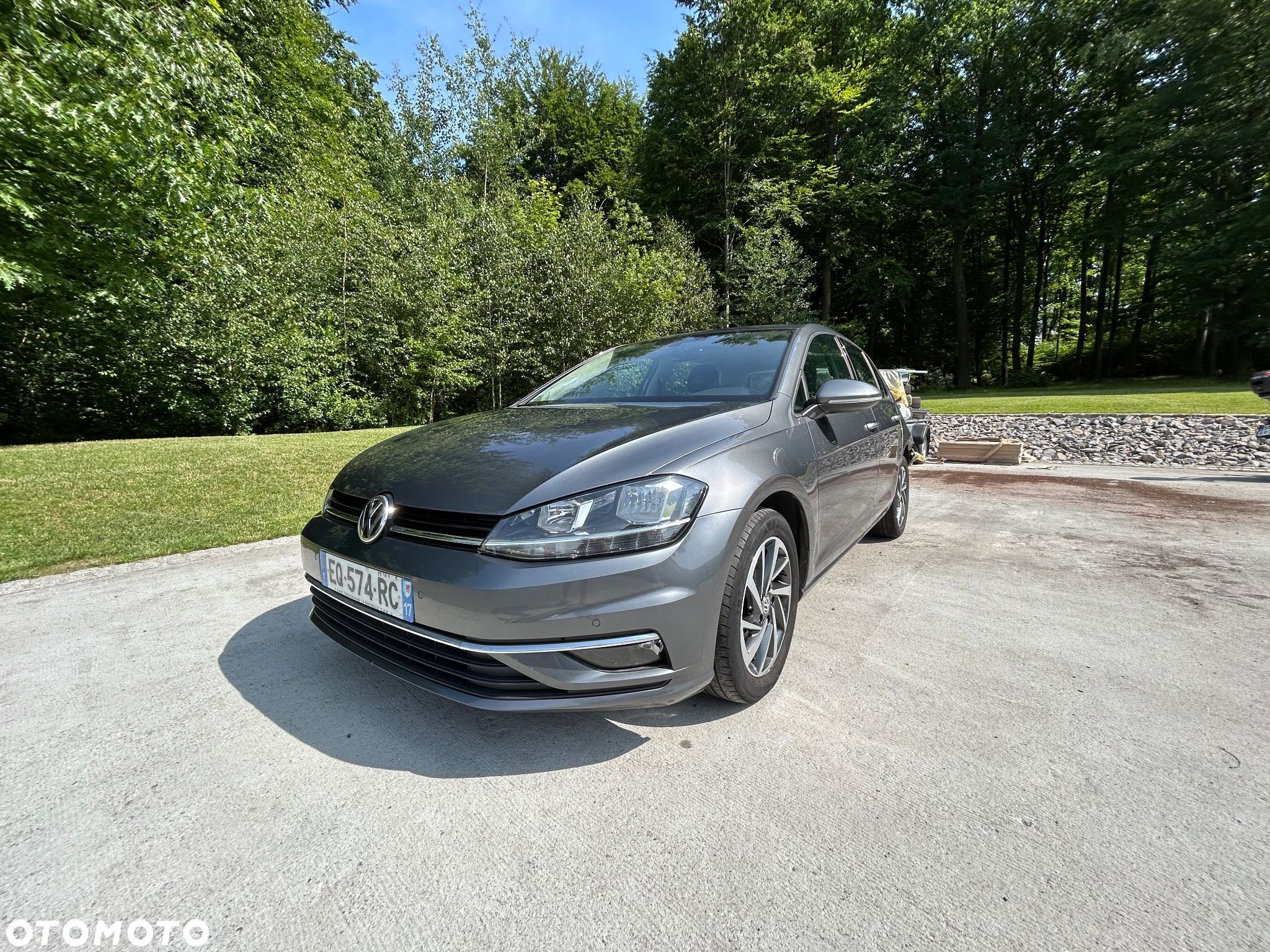 Volkswagen Golf - 1