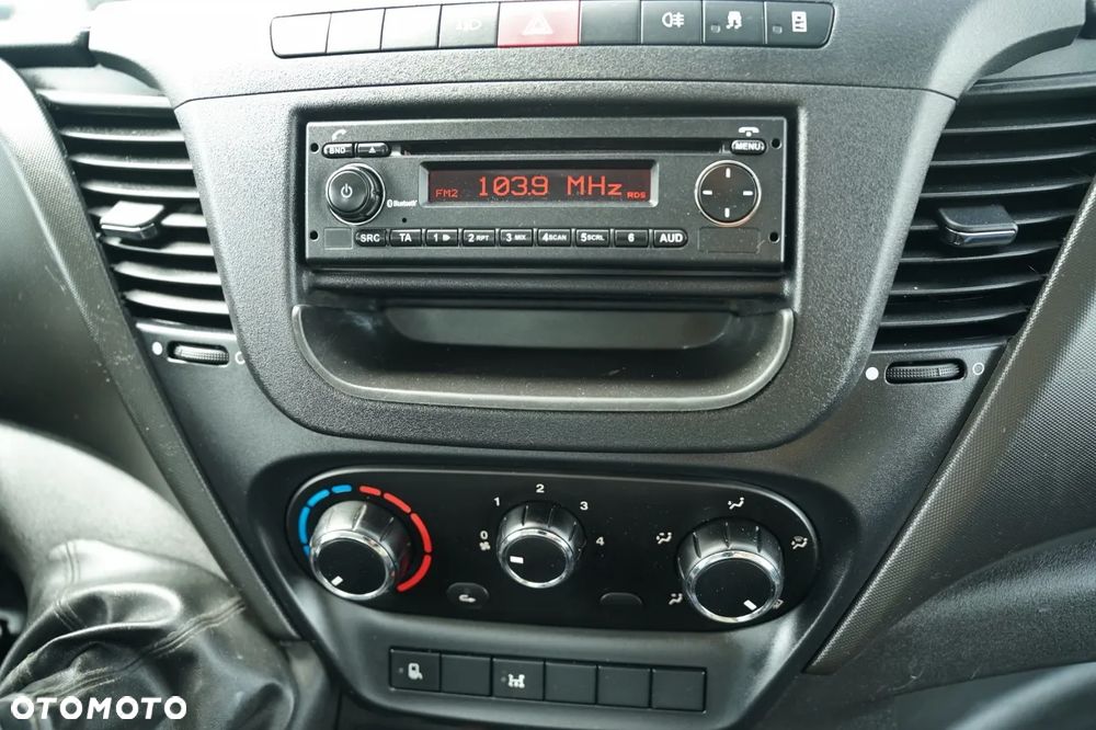 Iveco DAILY 35-120 / ZWYŻKA / PODNOŚNIK KOSZOWY MULTITEL MT 182 / 4 PODPORY / MANUAL / 2017 R - 30