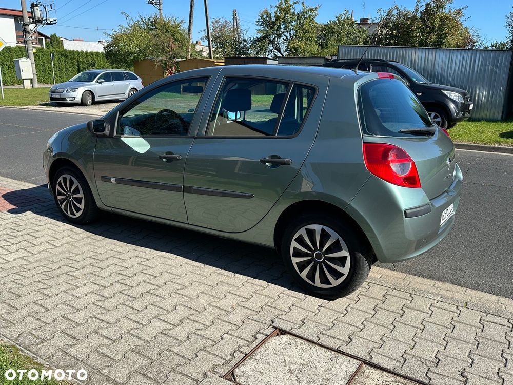 Renault Clio - 28