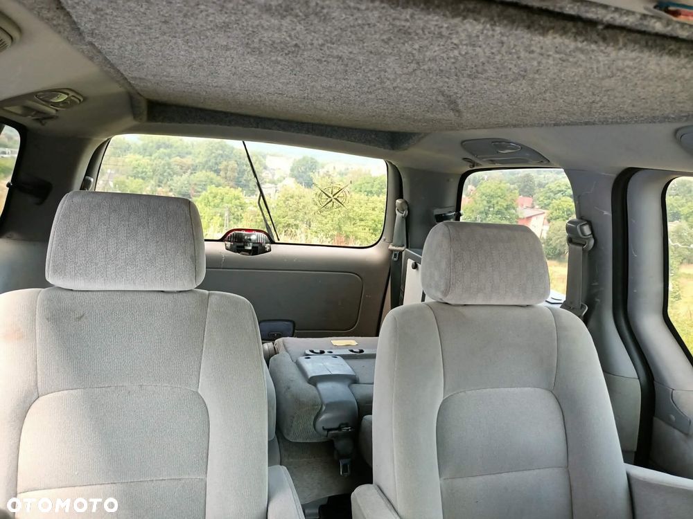 Kia Carnival - 8