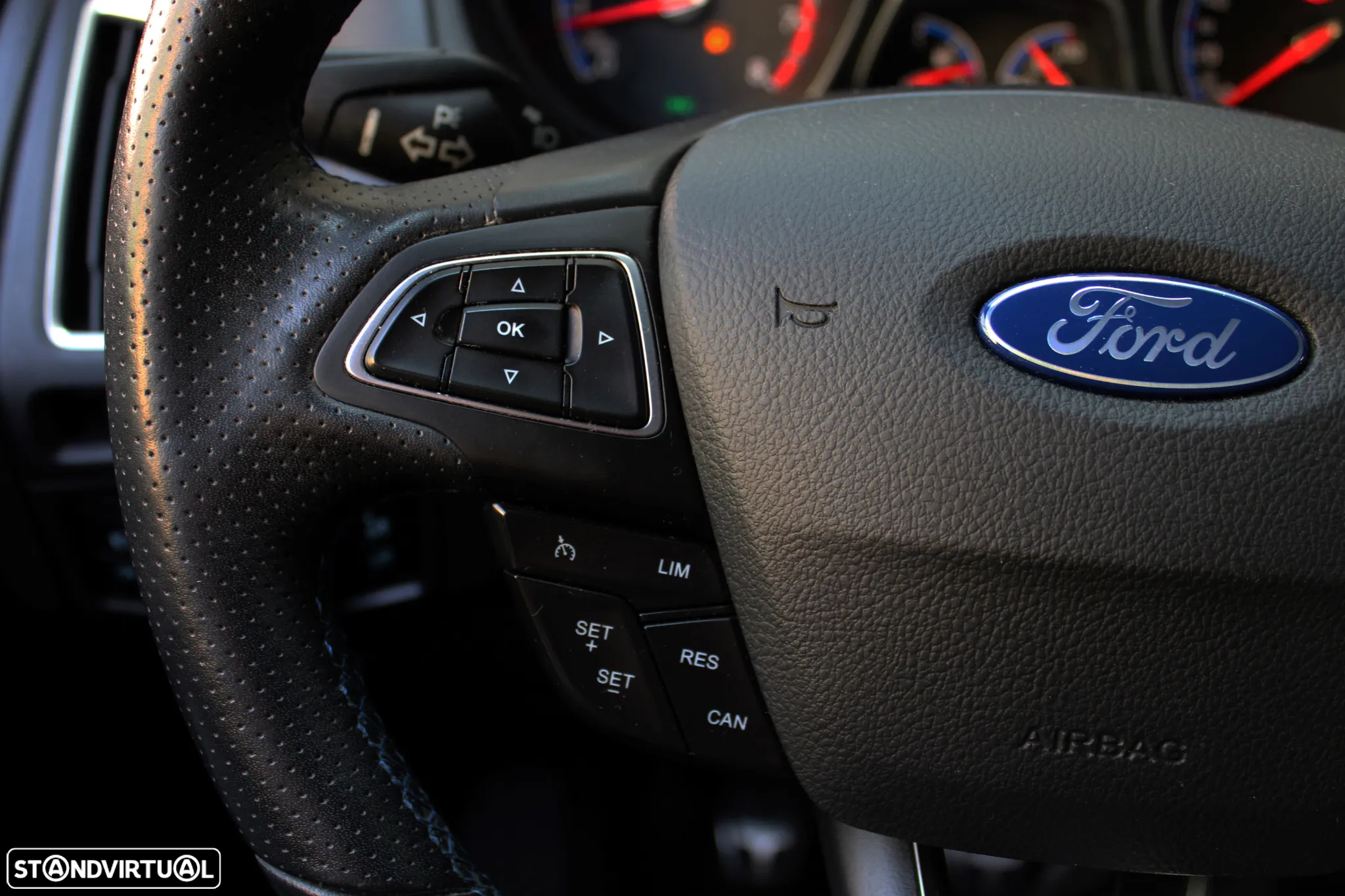 Ford Focus 2.3 EcoBoost RS - 34