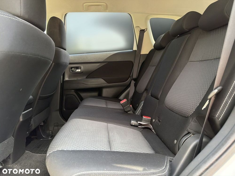Mitsubishi Outlander 2.0 Intense 4WD CVT - 16