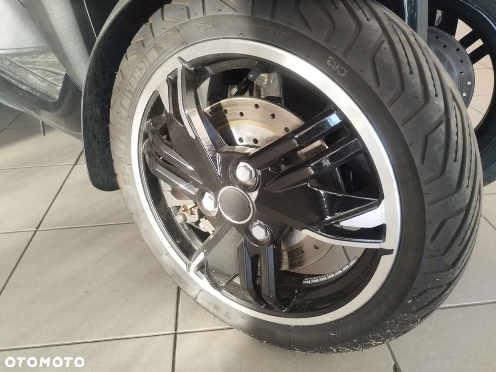 Peugeot Metropolis - 21