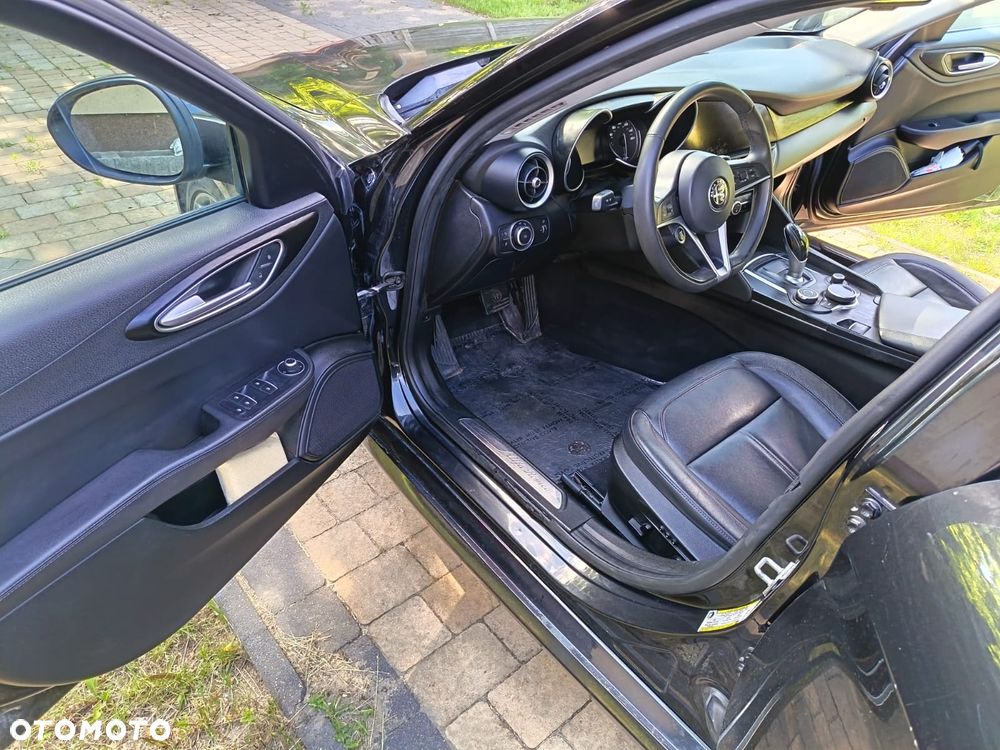 Alfa Romeo Giulia 2.0 Turbo 16V AT8 Veloce Ti - 12